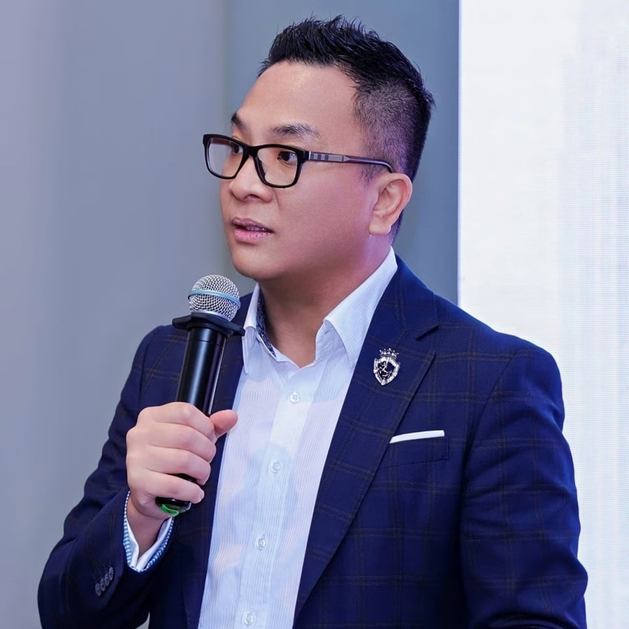 Dominic Lee